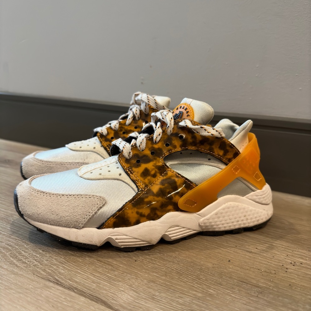 Like New Nike Air Huarache WM Tortoise Shell (Women's)
